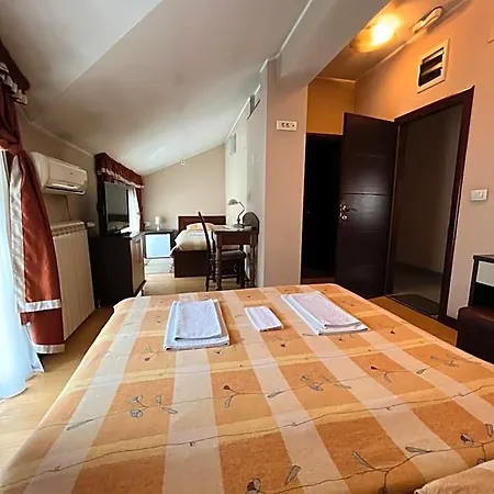 Hotel Royal 2*