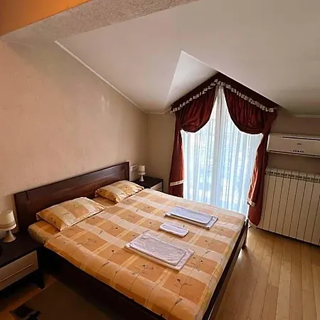 Royal 2* Podgorica