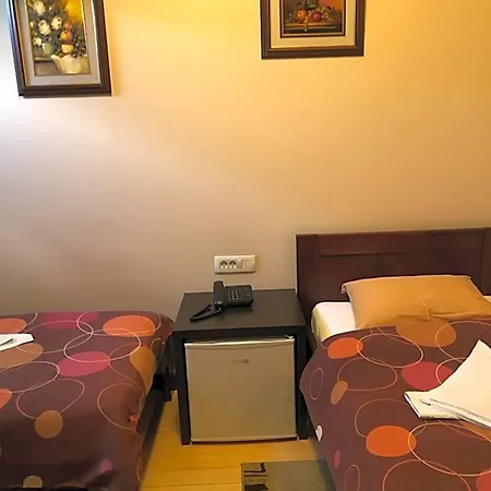 Royal 2* Podgorica