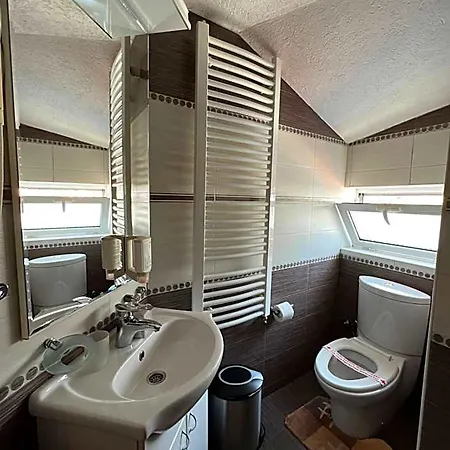 Royal 2* Podgorica